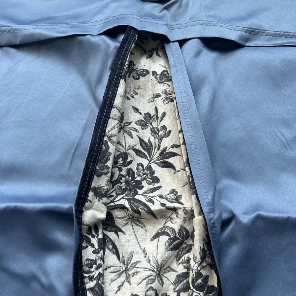 3 Authentic Gucci Light Blue Satin Garment Bags  34.5 x 24.5 - Picture 3 of 7